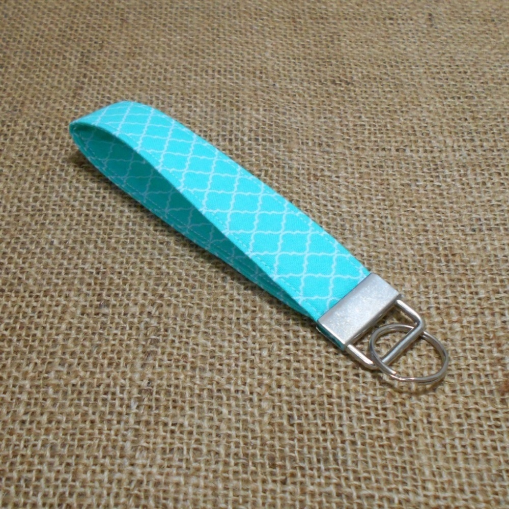 Handcrafted Aqua Quatrefoil Wristlet Key Chain